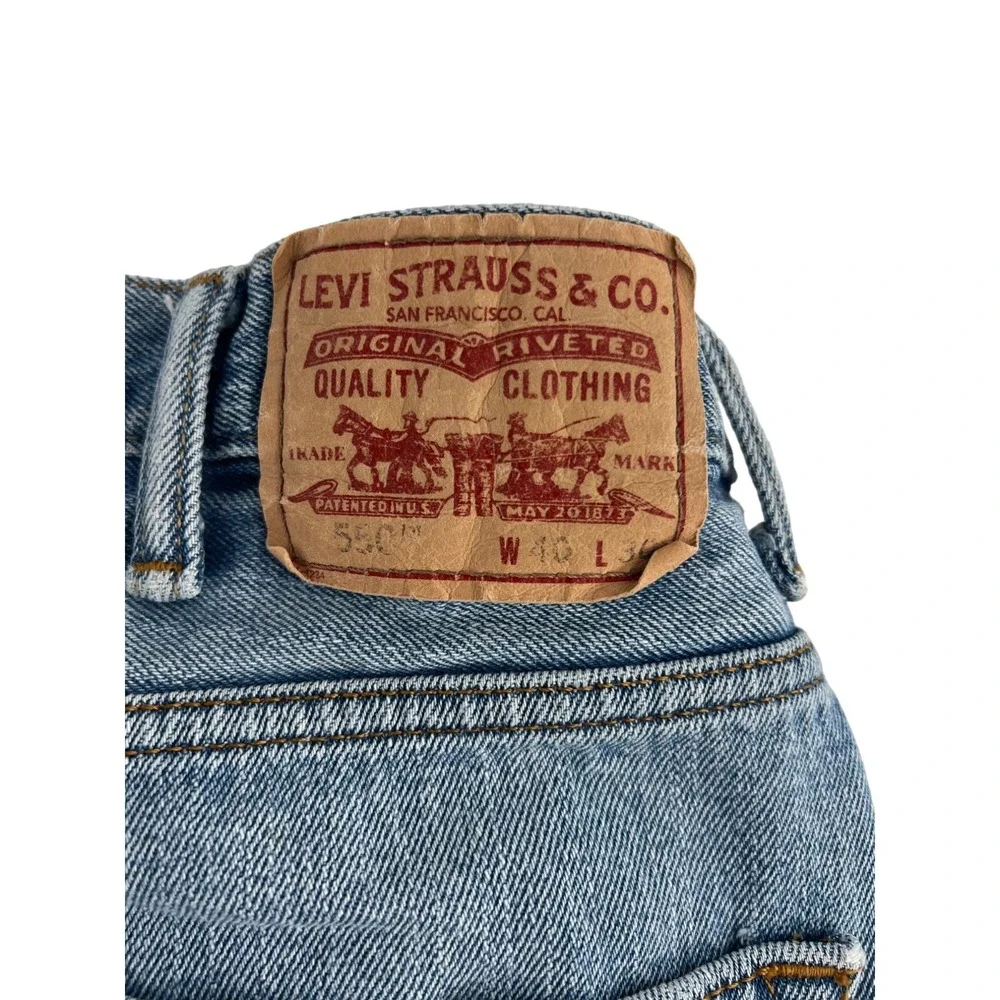 Levi's 550 Relaxed Fit Men's Jeans size 40x30 Vintage Tapered Leg‎ Distressed